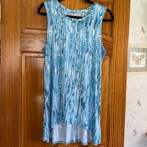 Logo Layers high-lo sleeveless knit top, size med